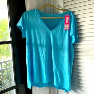 Lilly Pulitzer new with tags v-neck T-shirt!
